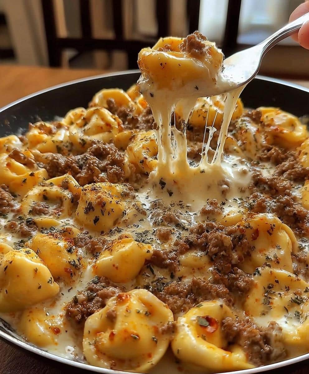 Cheesy Ground Beef Tortellini in Creamy Garlic Herb Parmesan Sauce - detail 1
